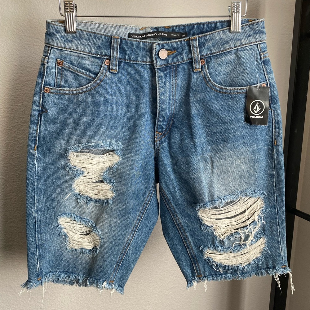 NWT‎ Volcom Jeans Bermuda Shorts Size 26 Denim Raw Hem Stoned Distress Jorts